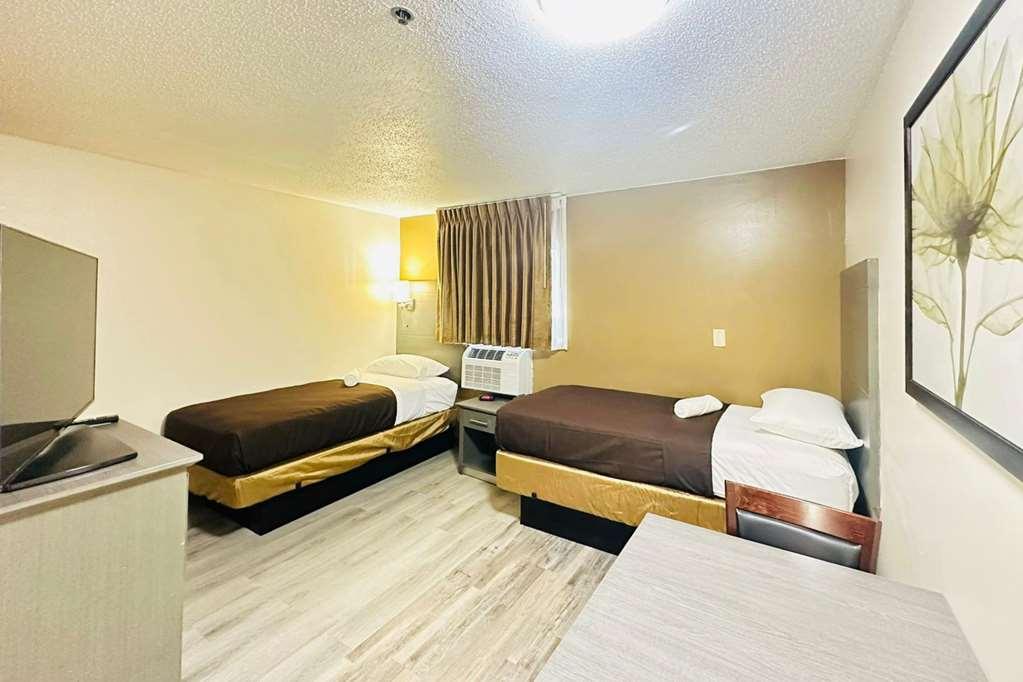 Suburban Studios Abercorn Savannah Phòng bức ảnh