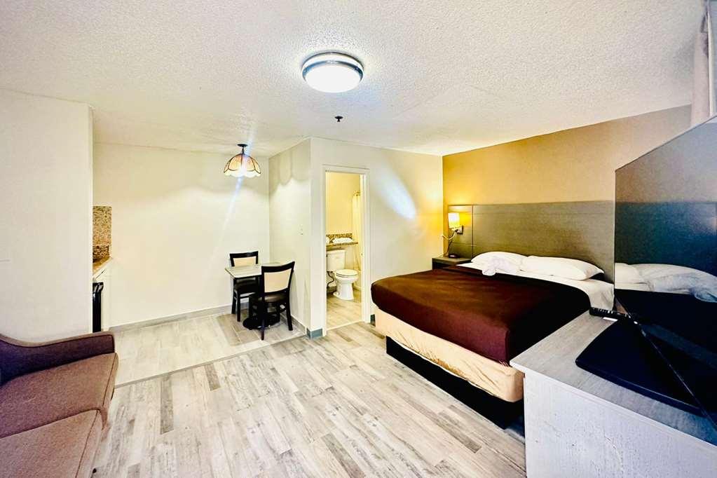 Suburban Studios Abercorn Savannah Phòng bức ảnh