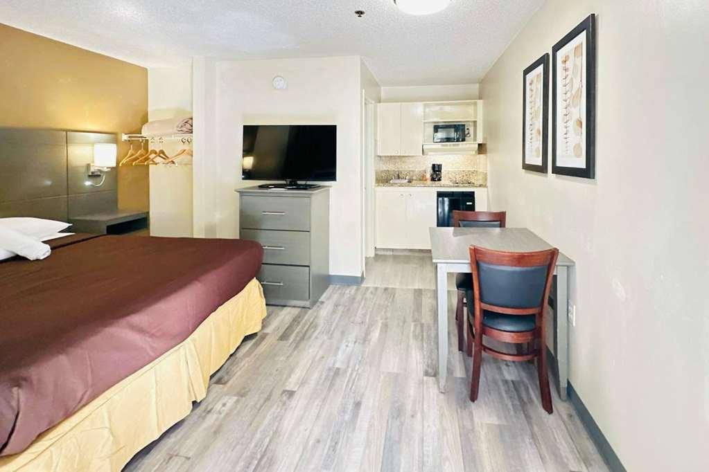 Suburban Studios Abercorn Savannah Phòng bức ảnh