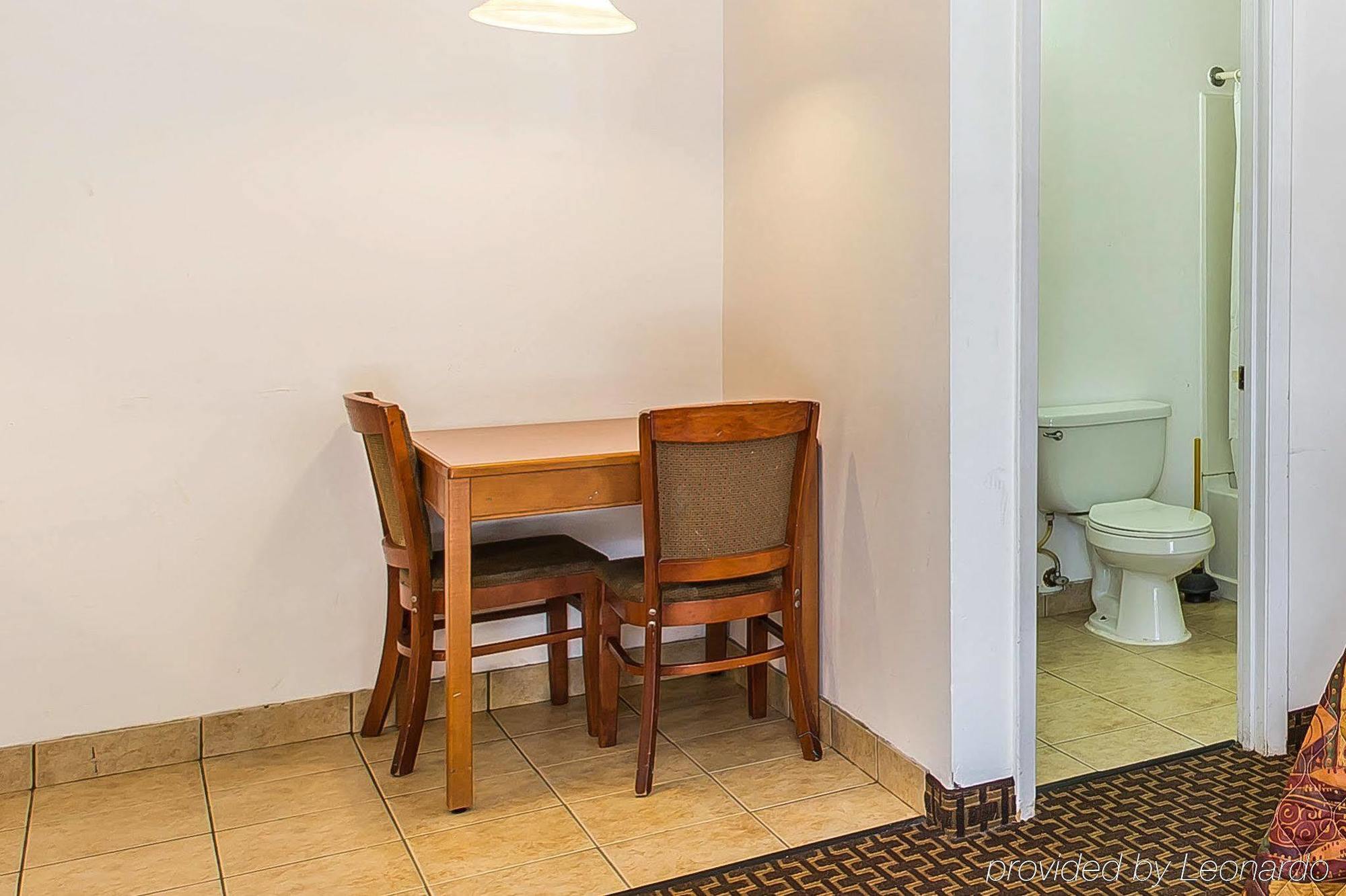 Suburban Studios Abercorn Savannah Ngoại thất bức ảnh